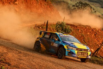 Irmãos Sartori se aproximam da liderança do Brasileiro e mantém ponta da tabela no Gaúcho de Rally