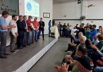 Expointer - Produtores de leite são reconhecidos no 3º Prêmio Referência Leiteira