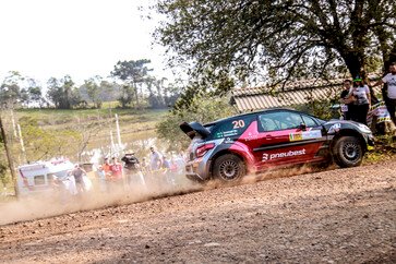 Carminatti e Zavierucka celebram evolução na temporada e vão ao Rally Rio Negrinho
