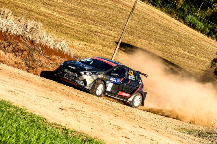 Carminatti e Zavierucka disputam quarta etapa do Gaúcho de Rally