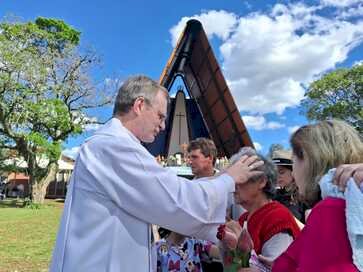 Fé em Nossa Senhora Aparecida move milhares de romeiros em Passo Fundo
