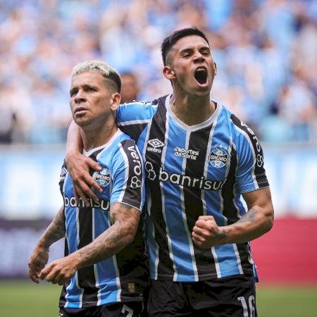 Na Arena, Grêmio vence por 3 a 1 o Atlético-GO e se afasta do zona de rebaixamento do Brasileirão