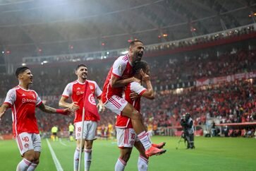 Colorado vence o Criciúma em uma noite de golaços no Gigante
