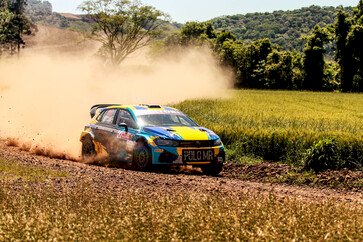 Irmãos Sartori defendem liderança em busca de título na última etapa do Gaúcho de Rally