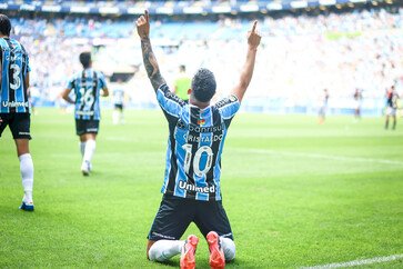 Grêmio vence o São Paulo por 2 a 1 pela 36ª rodada do Brasileirão