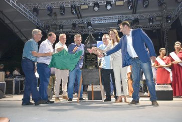 Uma noite de emoção e conquistas marca o  aniversário de 90 anos do município