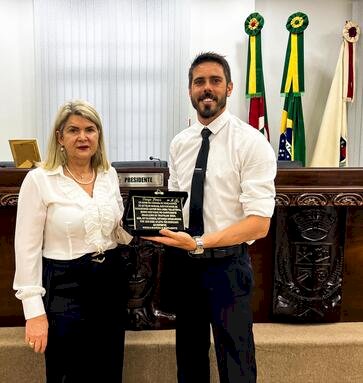 Câmara de Vereadores de Getúlio Vargas entrega moção de parabenização ao atleta Tiago Perez