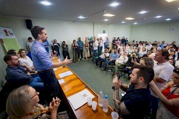 Eduardo Leite entrega novos equipamentos de hemodiálise para o Hospital Santa Terezinha, em Erechim