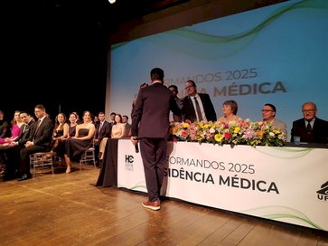 Quarenta especialistas concluem formação pelos Programas de Residência Médica UFFS/HCPF