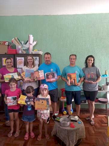 Getúlio Vargas -  Município distribui livros de educação étnico-racial  para todas as escolas da rede