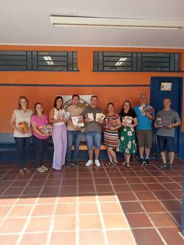 Getúlio Vargas -  Município distribui livros de educação étnico-racial  para todas as escolas da rede