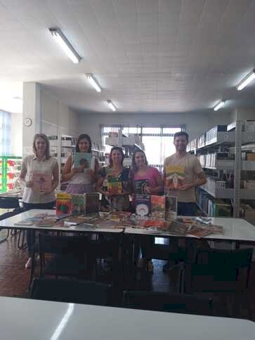 Getúlio Vargas -  Município distribui livros de educação étnico-racial  para todas as escolas da rede