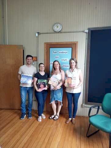 Getúlio Vargas -  Município distribui livros de educação étnico-racial  para todas as escolas da rede