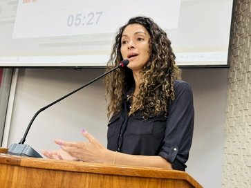 Vereadora Éclesan entrega documento ao DNIT e garante avanços para Erechim