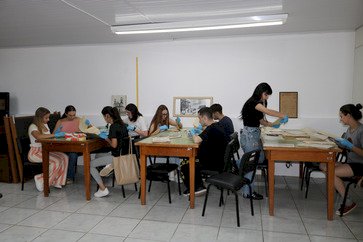 Estudantes de Medicina da URI exploram Registros Históricos em visita ao Arquivo Histórico Municipal Juarez Illa Font