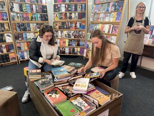 Dez livreiros participam da 26ª Feira do Livro e promovem diversidade literária