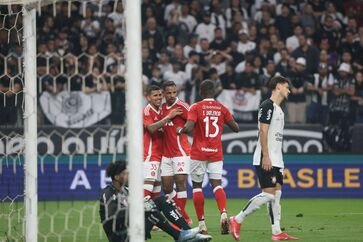 Fora de casa, Inter perde de 4 a 2 para o Corinthians pelo Campeonato Brasileiro