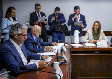 Projeto que obriga biometria facial em estádios avança na Assembleia