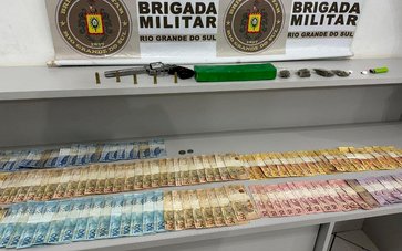 Ações da BM apreendem armas, drogas e mais de R$ 5 mil em Erechim