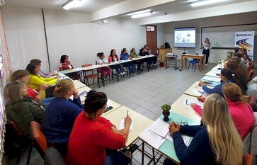 Mulheres rurais discutem geração de renda e uso de mídias digitais em curso da Emater/RS-Ascar em Erechim