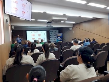 Semana da Enfermagem no Hospital de Clínicas inclui capacitação técnica e aborda cuidados com a saúde mental