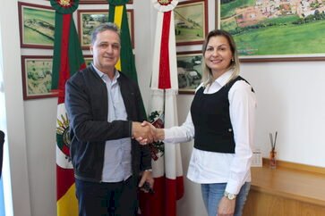 Prefeito Sana participa da XXVI Marcha dos Prefeitos em Brasília e vice-prefeita Luciana assume como prefeita em exercício