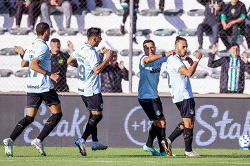 Grêmio vence em Caxias do Sul e sobe na tabela do Brasileirão