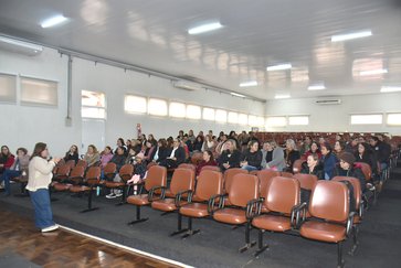 Brincar, cuidar e educar: seminário reforça  práticas humanizadas na Educação Infantil