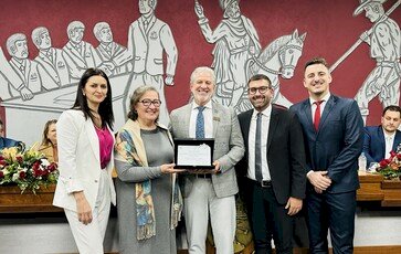 Com 75 anos de história, Orquestra de Concertos de Erechim é homenageada pela Câmara de Vereadores