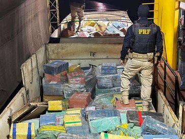 PRF apreende carga milionária de maconha que iria para Erechim