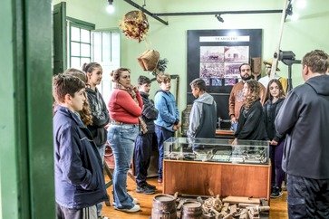Estudantes de Marcelino Ramos visitam Museu de Severiano de Almeida para estudar imigração