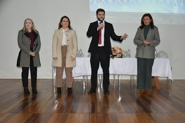 Prefeitura sedia encontro com o Ministério Público e municípios da Comarca para fortalecimento da rede de proteção à infância e juventude