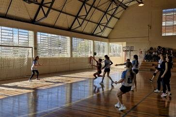 Estudantes da Escola da URI participam de Festival Olímpico de Handebol e Basquetebol