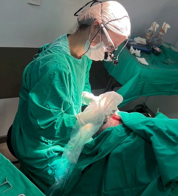 Primeiro transplante capilar realizado na Unimed Erechim tem dez horas de duração e mais de 10 mil fios implantados