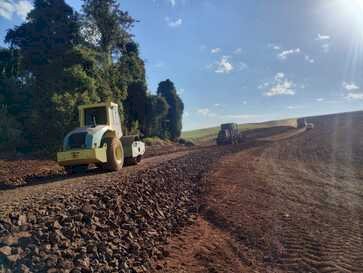 Governo de Ipiranga do Sul realiza trabalho de recuperação das estradas do interior