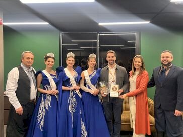 Corte de Getúlio Vargas entrega convite ao governador Eduardo Leite para a abertura do 15º Acampamento Farroupilha