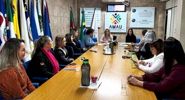 Primeiras-damas da AMAU promovem Pedágio Solidário para reforma de sala de amamentação