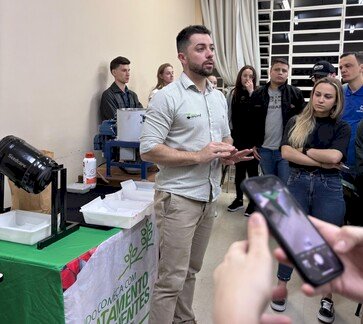 Acadêmicos do Curso de Agronomia da URI debatem o tratamento de sementes