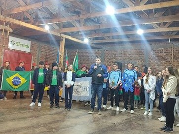 Floriano Peixoto realiza ato cívico no CTG Tropeiro Velho