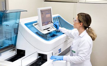 Com mais de 660 mil exames realizados anualmente, Laboratório Unimed Erechim completa 32 anos