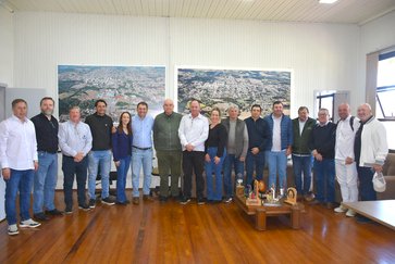 Deputados Osmar Terra e Paparico Bacchi visitam Prefeitura  de Getúlio Vargas e debatem demandas regionais