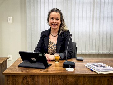 Câmara de Vereadores de Getúlio Vargas aprova pedido para retirada de eucalipto com risco de queda no Centro