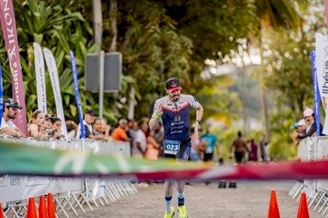 ATLETA TIAGO PEREZ ESTREIA NO BLUE LONG DISTANCE TRIATHLON EM PIRASSUNUNGA-SP
