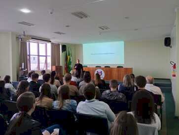 Hospital Santa Terezinha e Ministério Público promovem roda de conversa sobre responsabilidades jurídicas no exercício da medicina