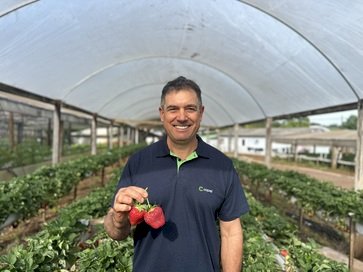 Energia trifásica e internet fibra óptica impulsionam a Granja Bonini em Pejuçara