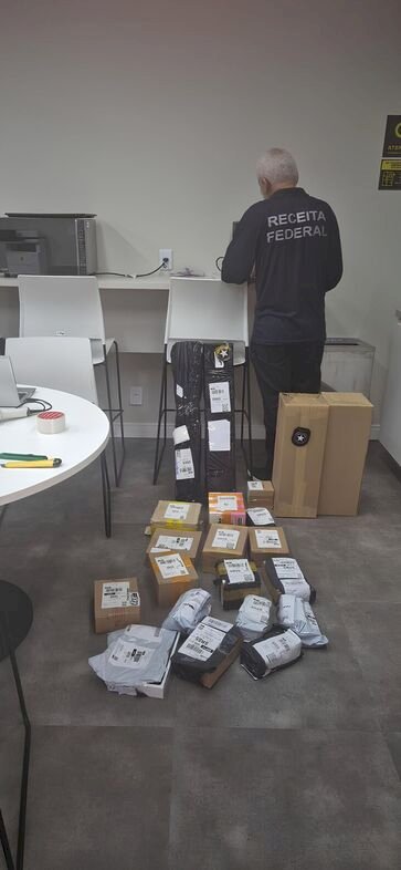 Receita Federal apreende eletrônicos avaliados em R$ 60 mil