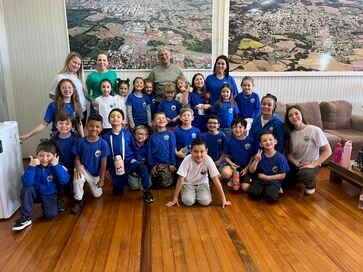 Alunos da EMEF Pedro Herrerias participam da Feira Sem Fronteiras da UFFS com o projeto “Do Rabisco à Palavra”