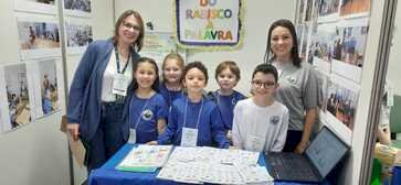 Alunos da EMEF Pedro Herrerias participam da Feira Sem Fronteiras da UFFS com o projeto “Do Rabisco à Palavra”