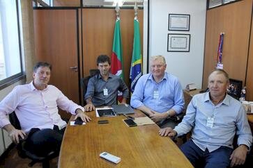 Prefeito, Presidente da Câmara de Vereadores e Secretário de Obras cumprem agenda em Porto Alegre