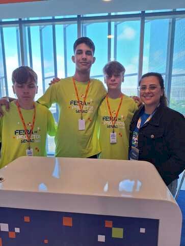 Alunos do Senac Erechim são finalistas da Feira de Projetos Senac RS 2025 e apresentam inovação no 1º Congresso de Educação Sesc e Senac RS
